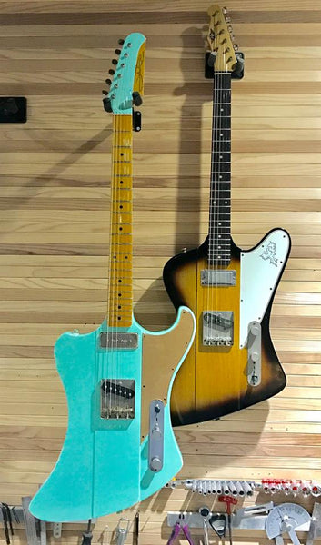 Firebird スタイルのクールなギター！！