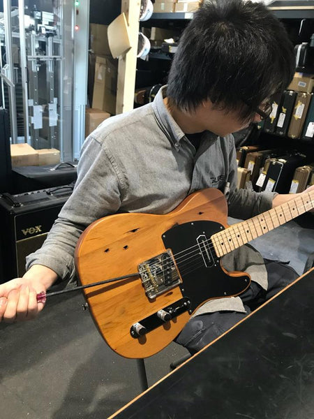 Fender パイン材を再生した、昨年の限定モデルギター!!