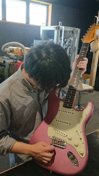ルックスはビンテージ、でも演奏性はモダンな Fender Custom Shop Journeyman Stratocaster。